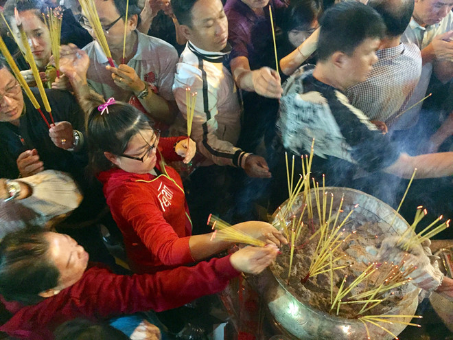 Truyền thống đốt nhang sạch thảo dược đã có từ lâu trong văn hóa Việt Nam