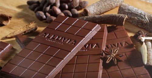 Mách bạn cách làm socola đơn giản tại nhà - Alluvia Chocolate