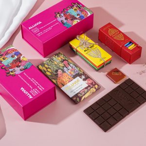 i-love-ya-pink-gift-box-alluvia-chocolate