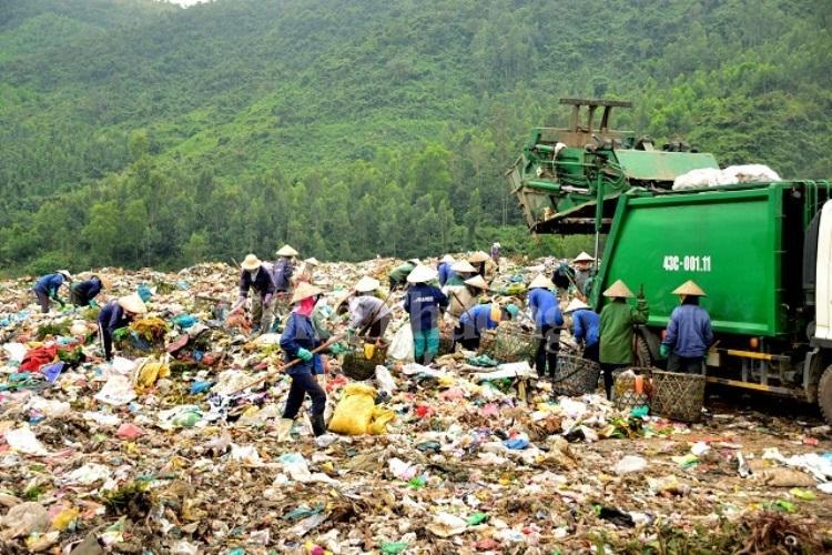 Chất thải rắn rất đa dạng nên cũng có nhiều phương pháp xử lý tương ứng với loại chất thải rắn riêng