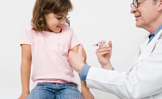 Tiêm vắc xin phòng các tác nhân gây hại