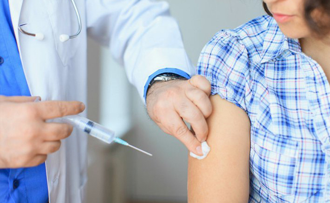 Vắc-xin bảo vệ con người trước các tác nhân gây hại
